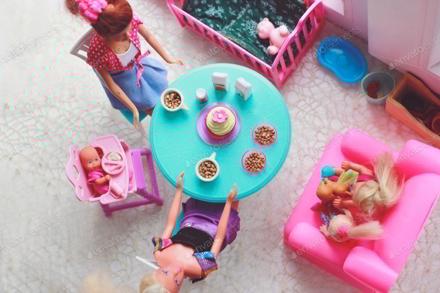 Cover for Playing dolls