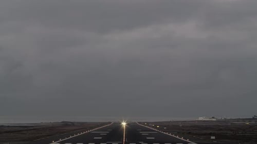 Takeoff plane - Wide shot