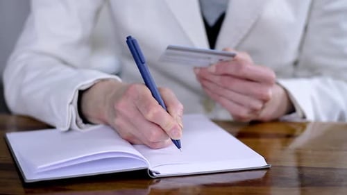 Online-Kauf und Kauf mit Kreditkarte im Internet: Stock-Video-Stockfilmmaterial