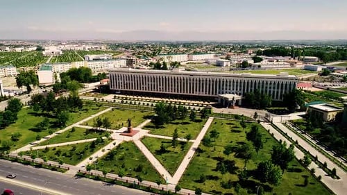 In the city, ornamental trees have been propagated for the sake of ecology, and the streets there ar