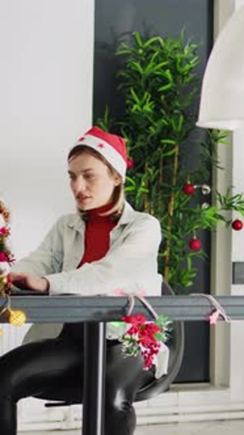 Vertical Video Worker Surprises Staff Member with Gift