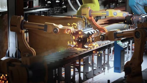 Cinta transportadora automatizada de fábrica con brazos robóticos que trabajan en tareas de ensamblaje