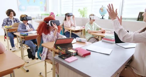 Teens Experience Virtual Reality Education in Classroom