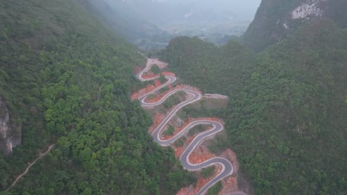 Foto de drone de Khau Coc Cha Pass (Me Pia), Cao Bang, Vietnã