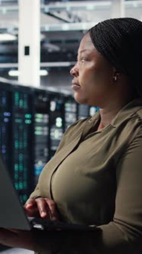 Vertical Video Programmer in Data Center Using Laptop to Deploy New Server Architecture