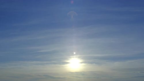 Blauer Himmel, Sonnenaufgang, Landschaft, weiße Wolken, 4K-Zeitraffer.