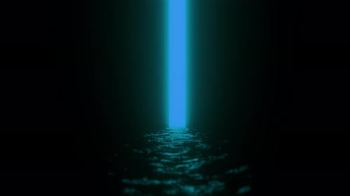 Lumière vive s'ouvrant sur la surface de l'eau dans l'obscurité