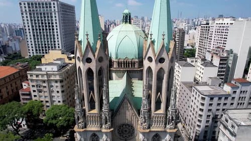 Catedral Metropolitana de São Paulo no marco zero da Praça da Sé, no centro de São Paulo