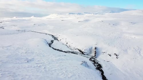 Snowy Mountain Highlands Range Frozen River Winter Field Iceland Inspiring Scenic Landscape Snow Ice