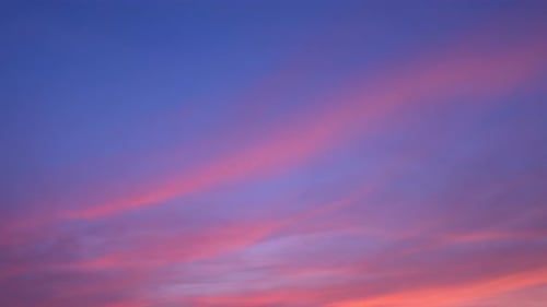4K-Zeitraffervideo: Wunderschöne bunte Wolken am Himmel