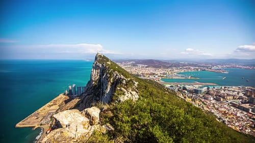 Felsen von Gibraltar und Panoramablick auf das Stadtbild, Zeitraffer