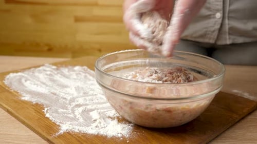 08sm. Meatballs are made from minced meat. Preparation of meat cutlets.