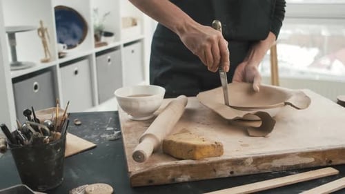 Potter fabrique un blanc pour assiette