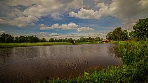 See, Wasser, Teich, Zeitraffer, Hyperlapse, sich schnell bewegende Wolken, Natur, Landschaft