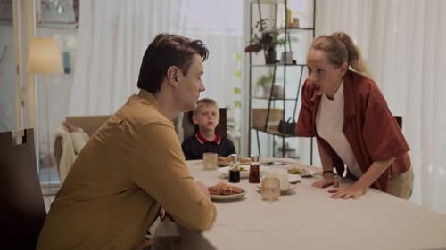 Family Conflict at the Dining Room Table