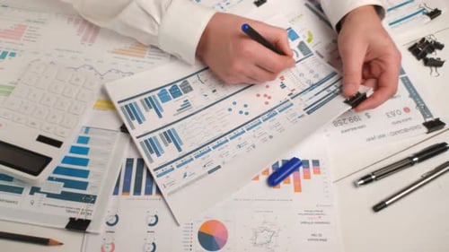 Analyzing Business Data With Charts and Graphs