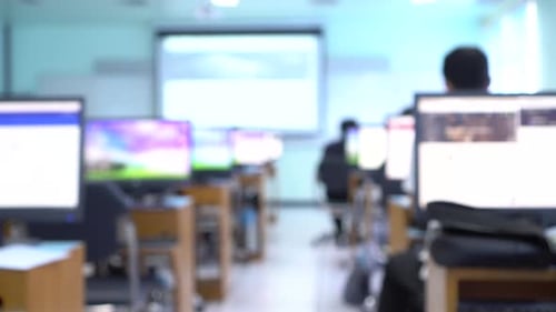 Blurred Students Learning Technology for Computer Training in Computer Classroom at University