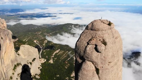Vista aérea: la cordillera de Montserrat desde el aire
