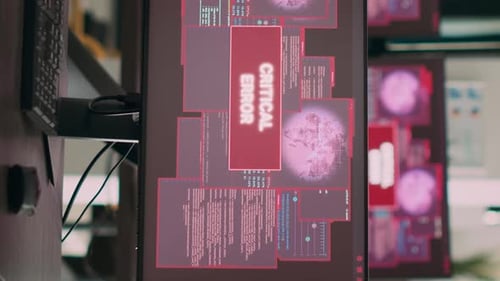 Computadores de vídeo verticais exibindo mensagem de erro crítica piscando na tela