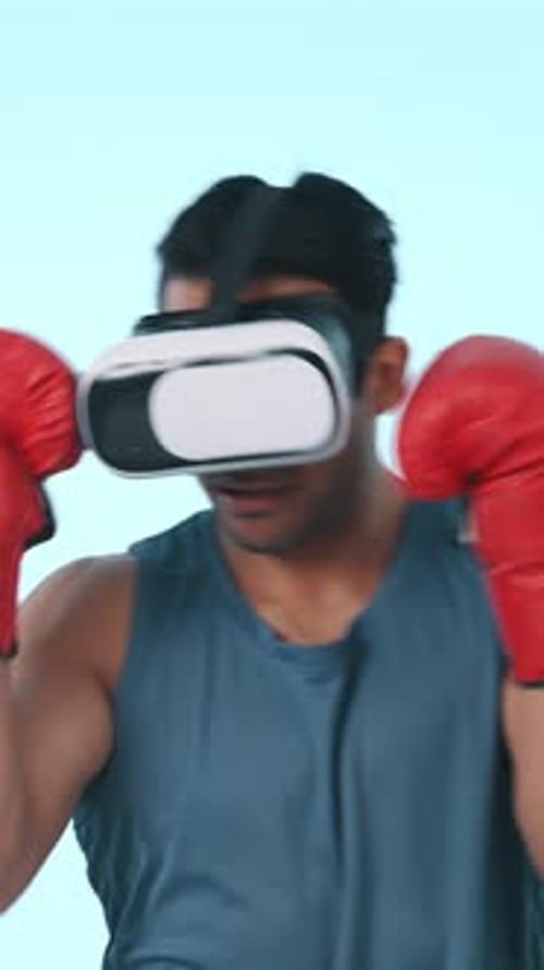 Boxen, Sport und Mann im Studio mit Virtual Reality für Training, Sport oder digitales Workout