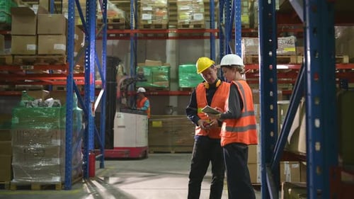 The Manager delivers the report to the foreman and jointly inspects the goods