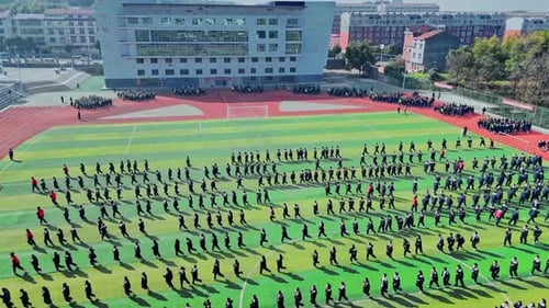 Chine, école chinoise, assemblage en plein air, pratique du fitness, course à pied