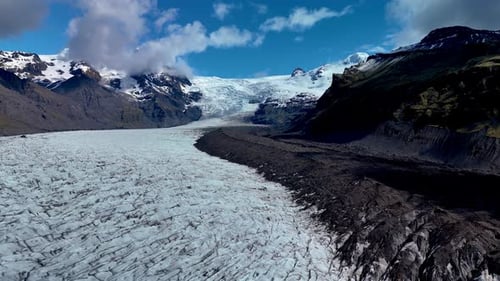 Majestic Svinafellsjokull Glacier Showcases Stunning Ice Formations in Iceland