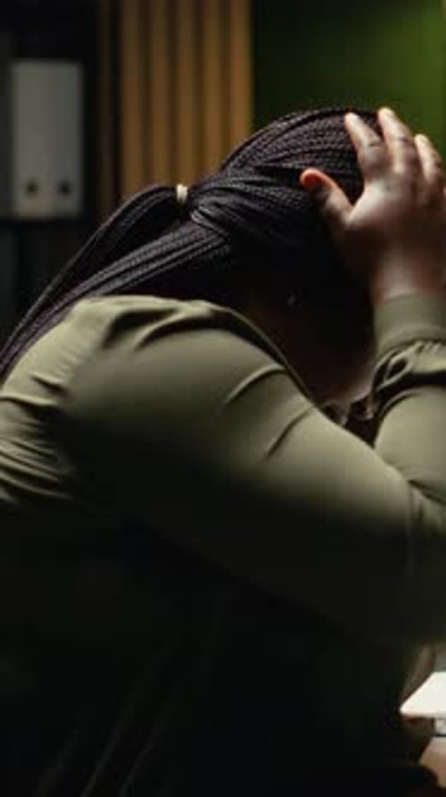 Vertical Video Black Woman Distressed About Stock Market Trends Going Down