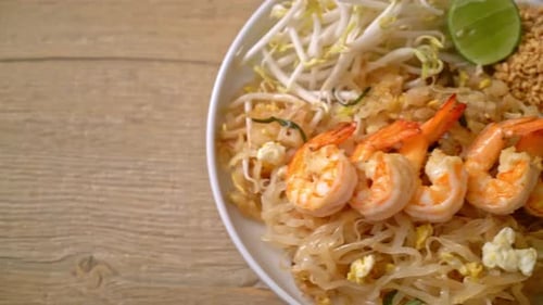 Overhead Close Up of Delicious Pad Thai