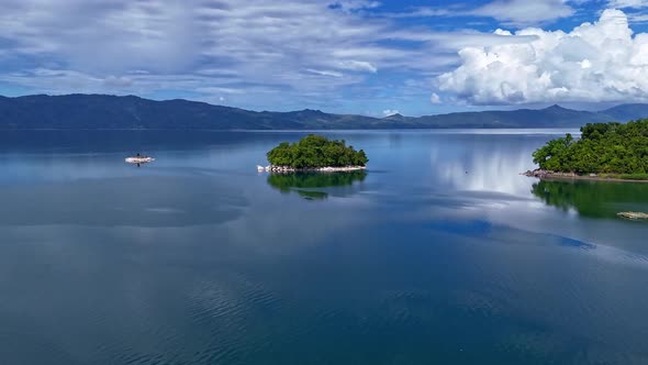 Aerial hyperlapse of Lake Mainit with island. Surigao Del Norte ...