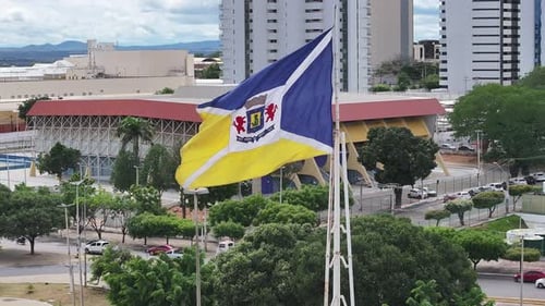 Drapeau de Juazeiro Do Norte à Juazeiro Do Norte dans le nord-est du Ceara, Brésil.