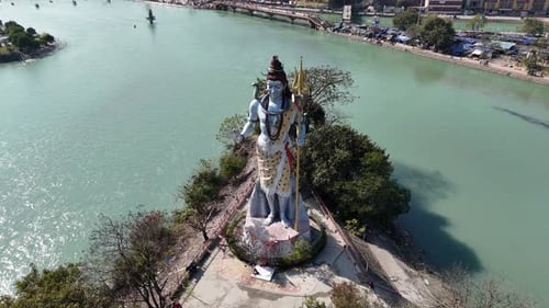 Images aériennes par Drone de la statue du Seigneur Shiva à Haridwar Rishikesh, Uttarakhand, Inde