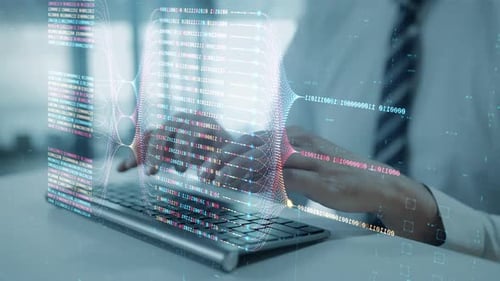 Hologramme de langage de programmation avec les mains du codeur tapant sur fond abstrait de clavier d'ordinateur