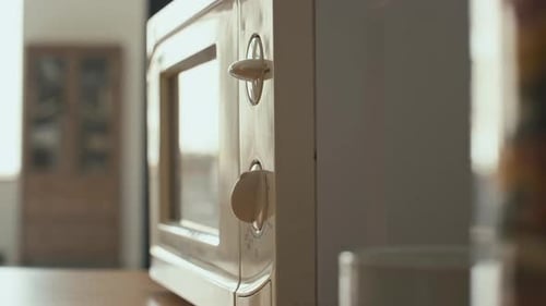Turning Off Microwave Oven