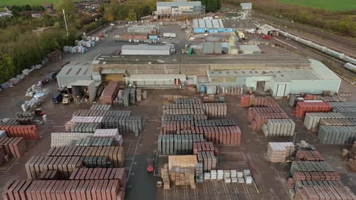 Hochauflösende Drohnenaufnahmen der Gipsherstellungsanlage und der industriellen Verarbeitung