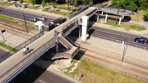 Luftaufnahme der Fußgängerbrücke, Polen.