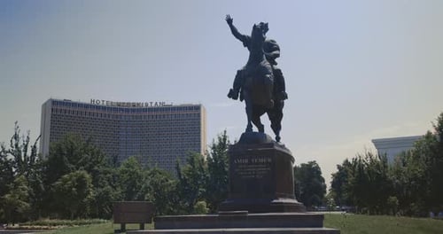 Monument d'Amir Temur au centre de Tachkent