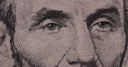 Alle US-Dollar-Scheine und alle Präsidenten stellen Zoom-Bewegung dar.