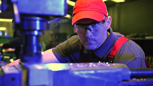 Fräsmaschinenarbeiter Betriebsmaschine