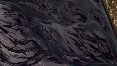 Vue aérienne des rivières glaciaires de Rangarping Eystra, en Islande.