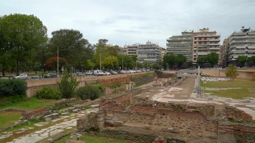 Vista panorámica de la antigua plaza Ágora en Tesalónica