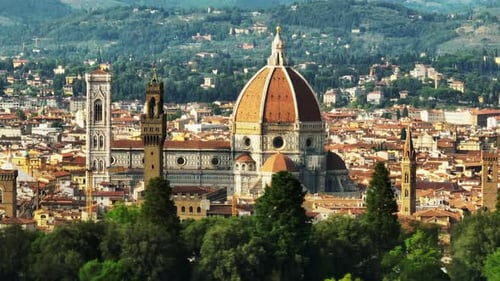 Kathedrale und Türme von Florenz im historischen Stadtzentrum