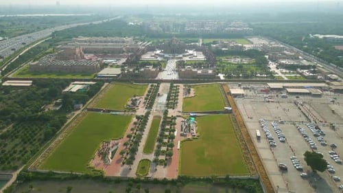 Vue aérienne par Drone du temple d'Akshardham à New Delhi, l'un des plus grands temples hindous d'Inde
