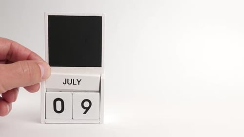 1. Kalender mit dem Datum 9. Juli und einem Platz für Designer. Illustration für ein Ereignis von einem bestimmten