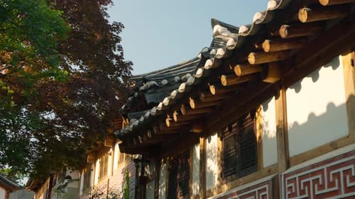 Telhados da vila de Bukchon Hanok ao pôr do sol, Jongno-gu, Seul, arquitetura tradicional coreana