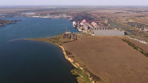 Vue par Drone du paysage avec le port maritime