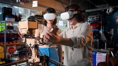 Students Control Robot with VR Headsets in Workshop