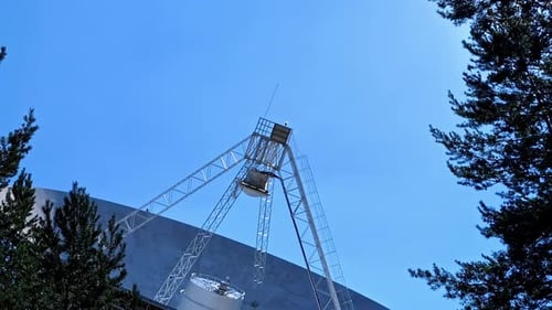 Télescope RT-32 du Centre international de radioastronomie de Ventspils, Lettonie