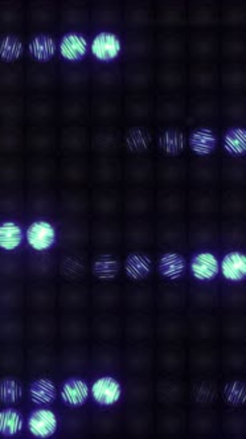 Horizontal fliegende Meteore auf einer Lichtschleife