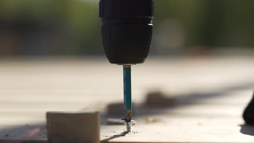 Fastener Driving Machine Quickly Spirals Coach Bolt